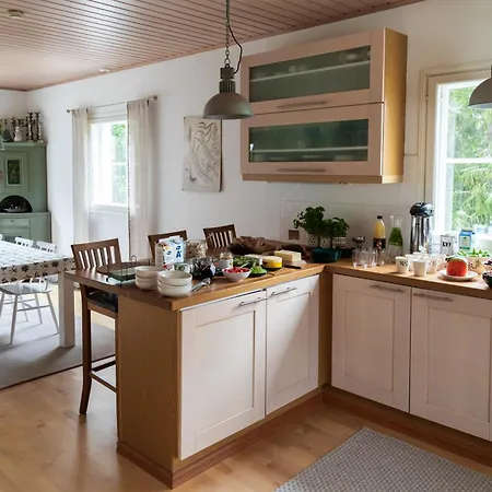 Iris, Nagu Huvilat Finby (Pargas)