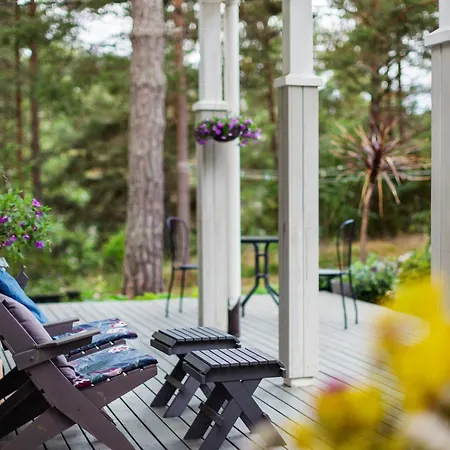 Iris, Nagu Huvilat Finby (Pargas)