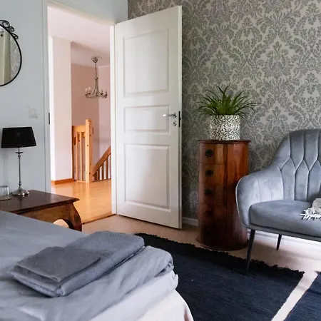 Iris, Nagu Huvilat *